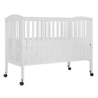 Pack 'n Play - Little Travellers - Portable and comfortable crib for the little ones